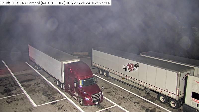 Traffic Cam Terre Haute: Rest Area: I-35 N/S MM 7 - Lamoni - Trk Prkg - South