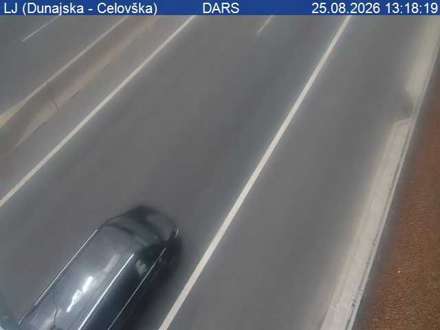 Traffic Cam Podsmreka: A2/E61, Ljubljana - severna obvoznica, Ljubljana (Dunajska - Celovška)