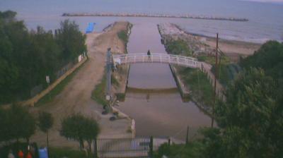 Current or last view from Follonica › South West: GV LNI − Webcam