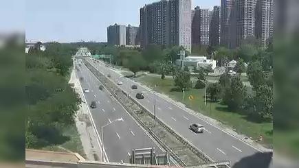 Traffic Cam New York › South: 908A at New England Thruway/Overpass