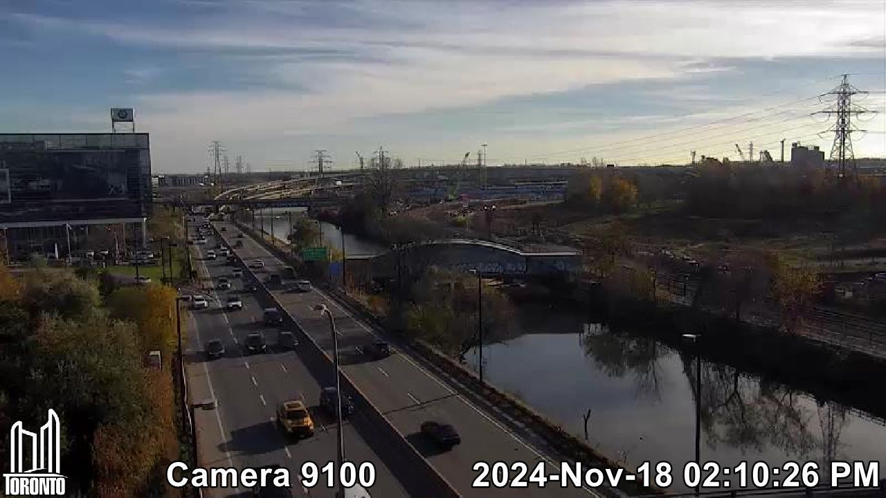 Traffic Cam Corktown: Don Valley Parkway near Eastern Ave