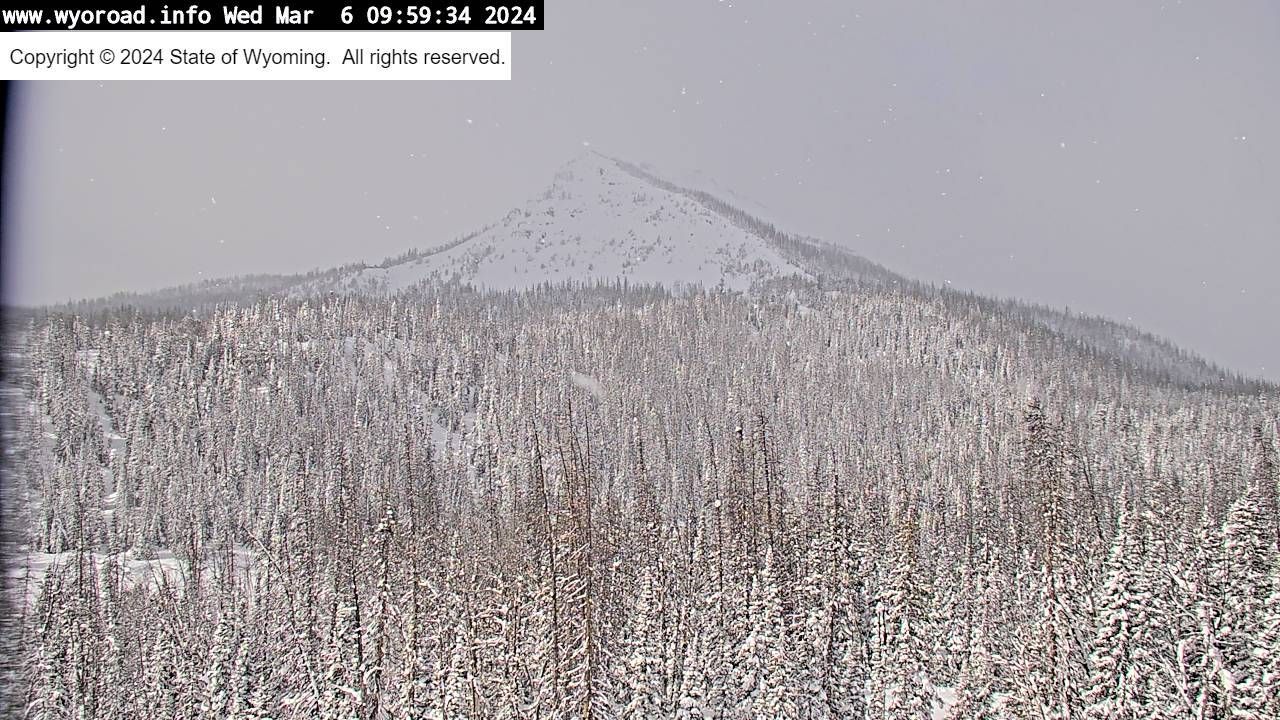 Traffic Cam Teton › South: Wind River Lake - SOUTH