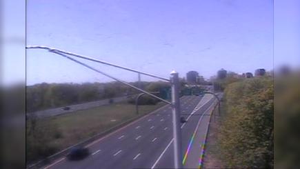 Traffic Cam Upper State Street Historic District: CAM 131 New Haven I-91 SB Exit 4 - N/O East St