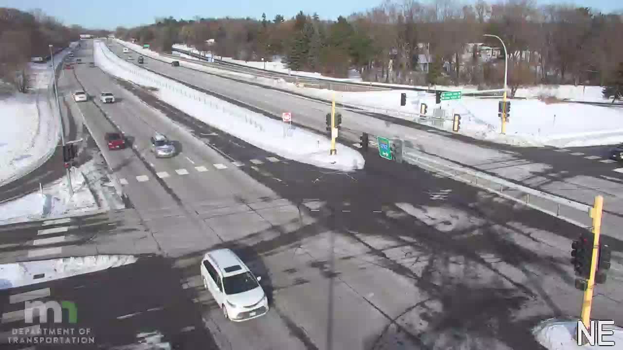 Traffic Cam Brooklyn Center: T.H. SB @ th Ave