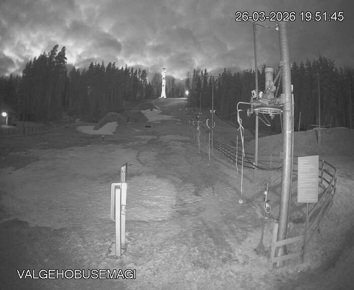 Traffic Cam Magede kula › North-East: Valgehobusemäe Ski and Recreation Center