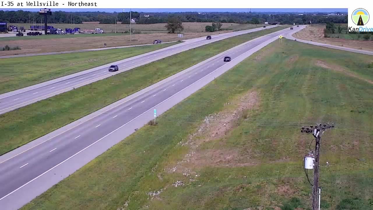 Traffic Cam Wellsville: I-35 and K-33 at
