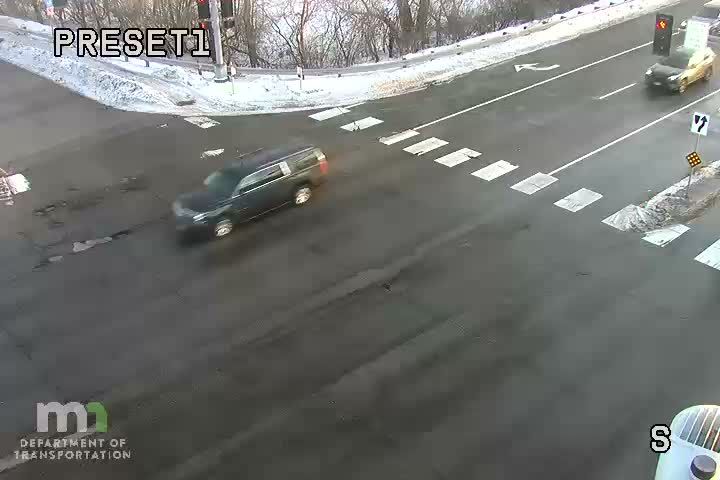 Traffic Cam Cottage Park: T.H.61 SB @ White Bear Ave