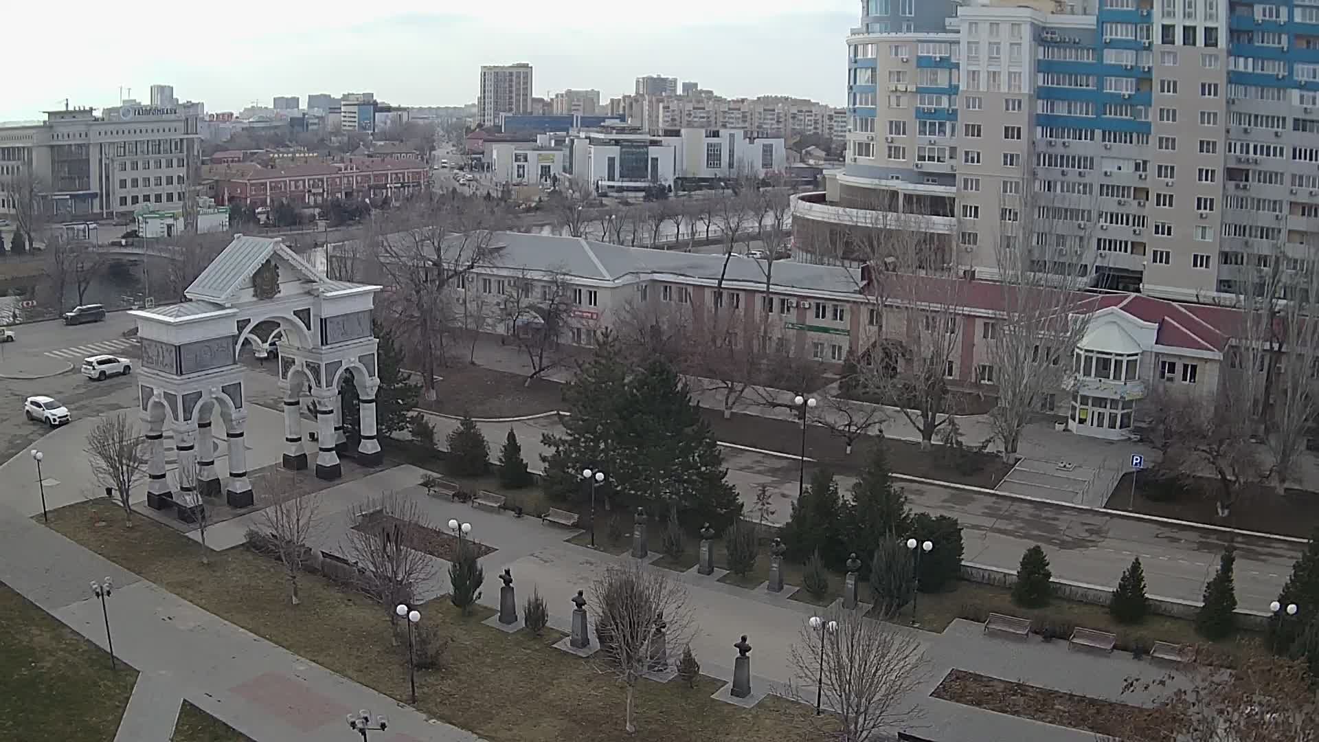 Astrakhan: Астрахань, Губернатора Анатолия Гужвина проспект, 10