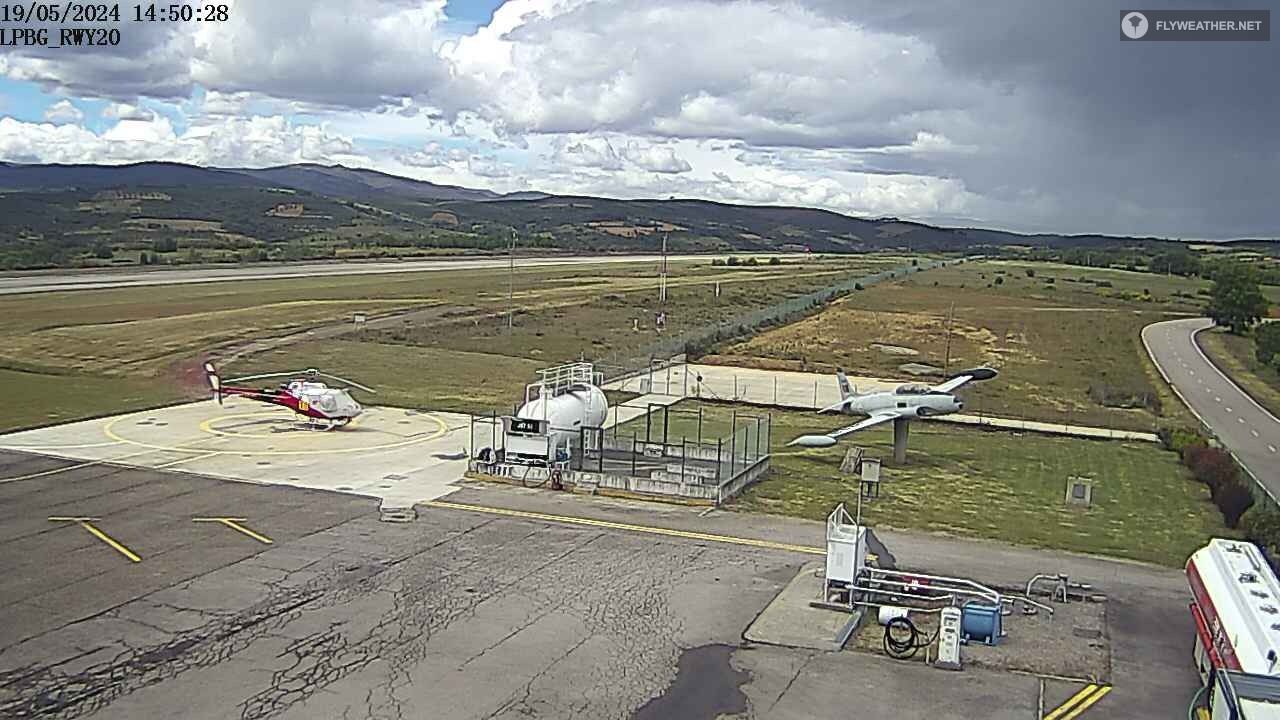 Traffic Cam Bacal › South-East: Aeródromo de Bragança