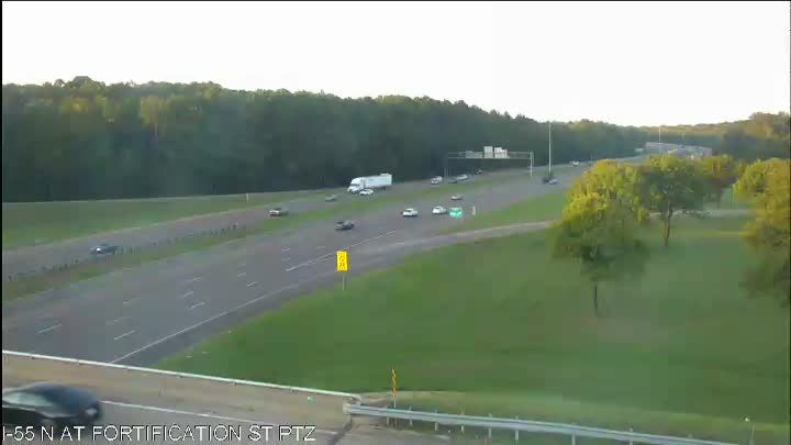 Traffic Cam Flowood: I-55 at Fortification St
