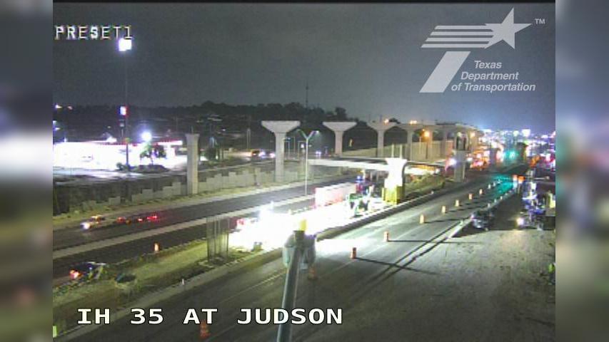 Traffic Cam San Antonio › South: IH 35 at Judson