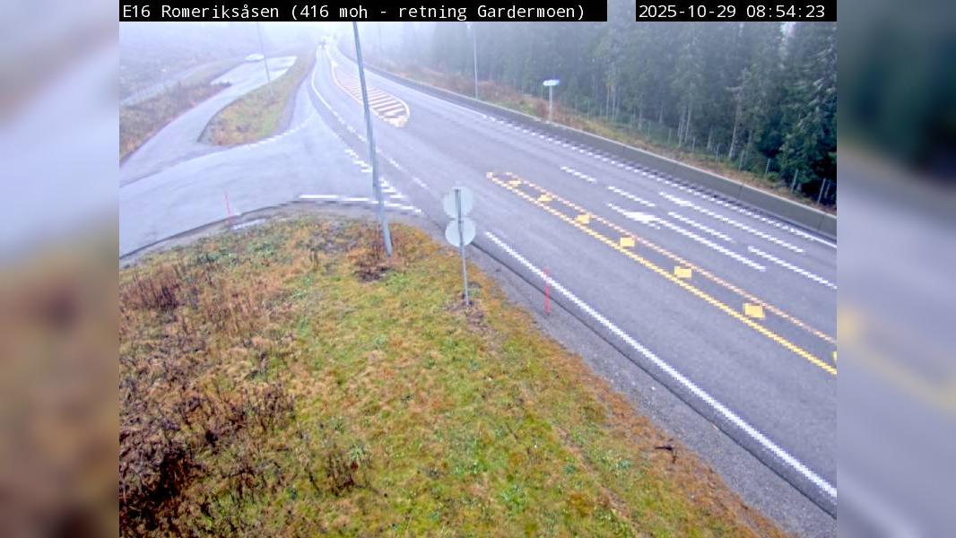 Traffic Cam Grua: E16 Romeriksåsen (Gardermoen)