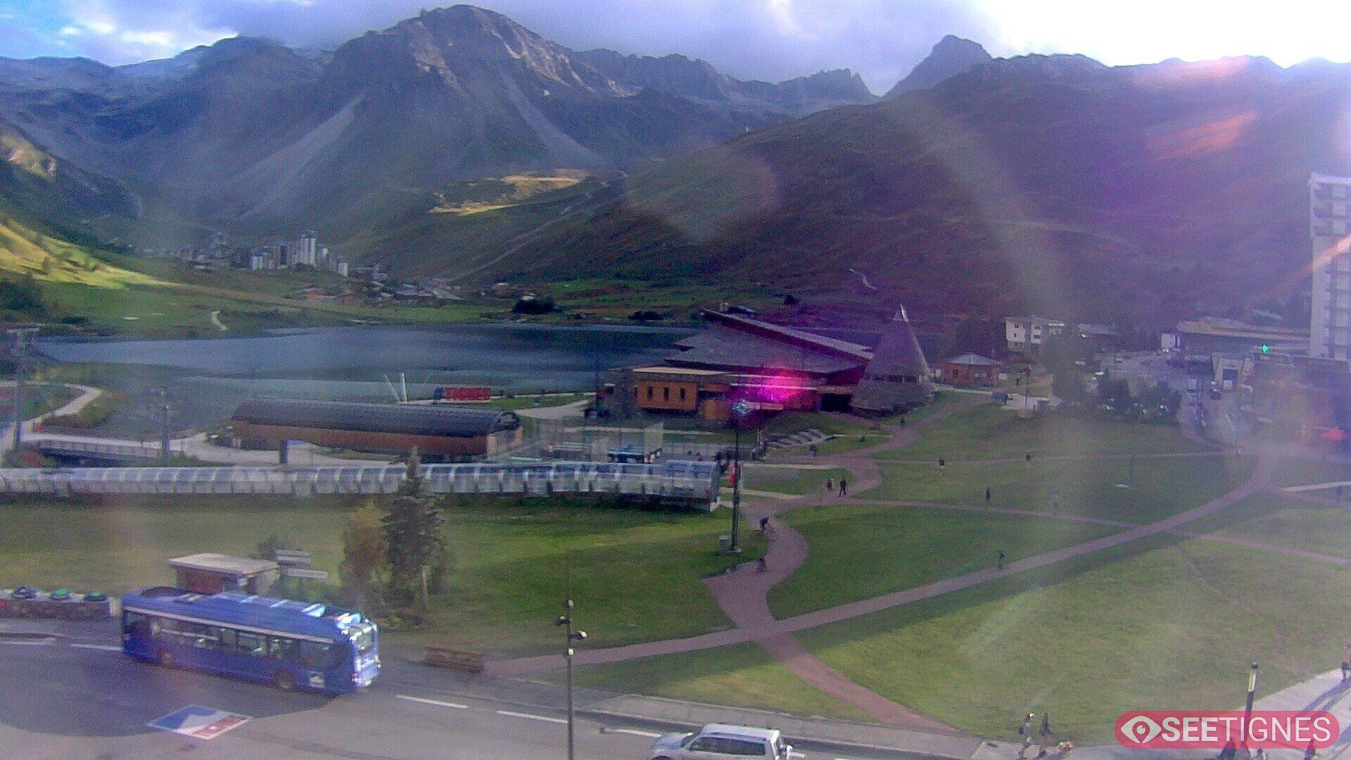 Traffic Cam Tignes: A panoramic view of the - ski area