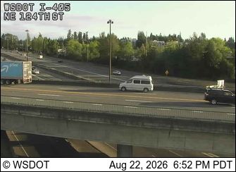 Traffic Cam Kirkland: I-405 at MP 20.3: NE 124th St