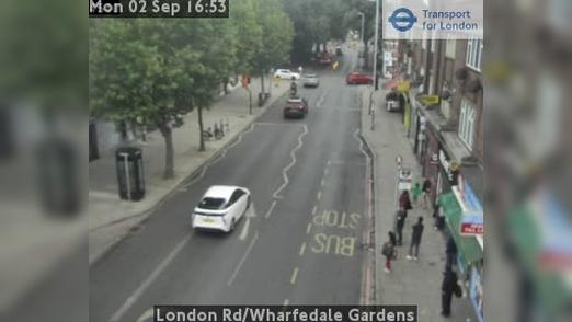 Traffic Cam Croydon: London Rd/Wharfedale Gardens