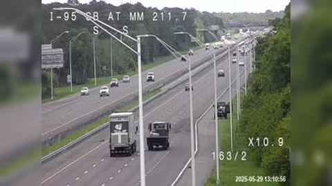 Traffic Cam Titusville: I-95 @ MM 211.7 SB