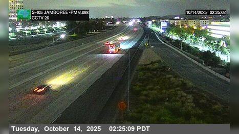 Traffic Cam San Joaquin Marsh › South: I-405 : Jamboree