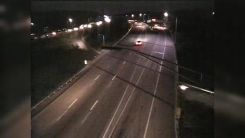 Traffic Cam Farmington: CAM - I-84 WB Exit 38 - E/O Rt. 6 (Colt Hwy)