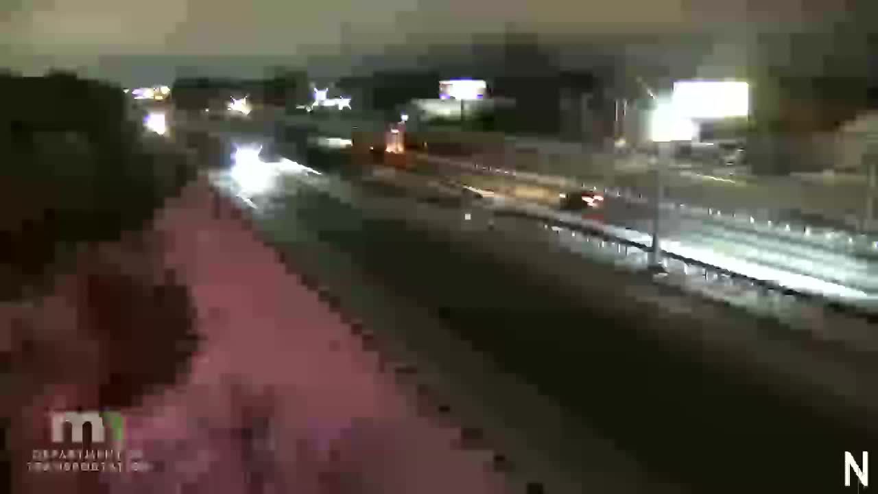 Traffic Cam Inver Grove Heights: T.H.52 SB @ Briggs Dr (MP 119.5)