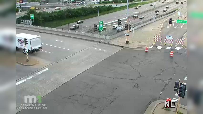 Traffic Cam Golden Valley: I-394 EB @ Louisiana Ave