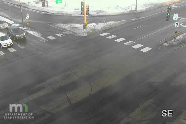 Traffic Cam Pine Springs: T.H.120 SB @ Co Rd D EB