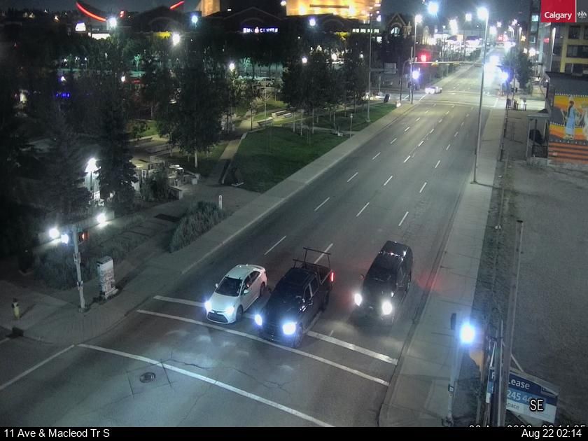 Traffic Cam Victoria Park: 11 Avenue - Macleod Trail S