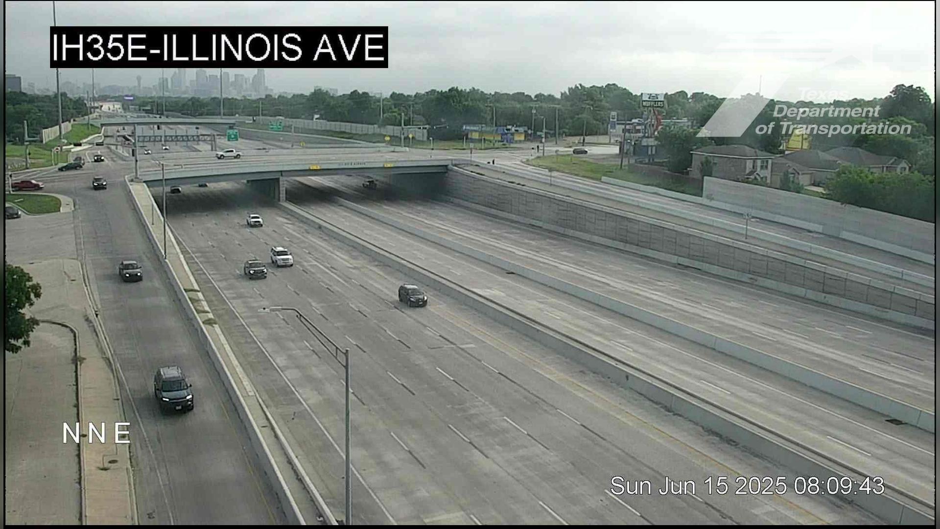 Traffic Cam Dallas › North: I-35E @ Illinois Ave