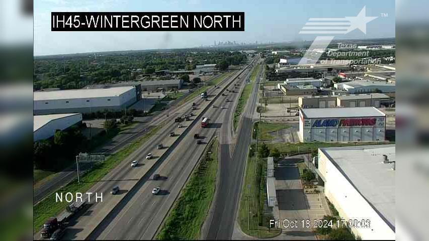 Traffic Cam Hutchins › North: I-45 @ Wintergreen North