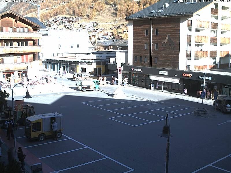 Zermatt: Bahnhofplatz