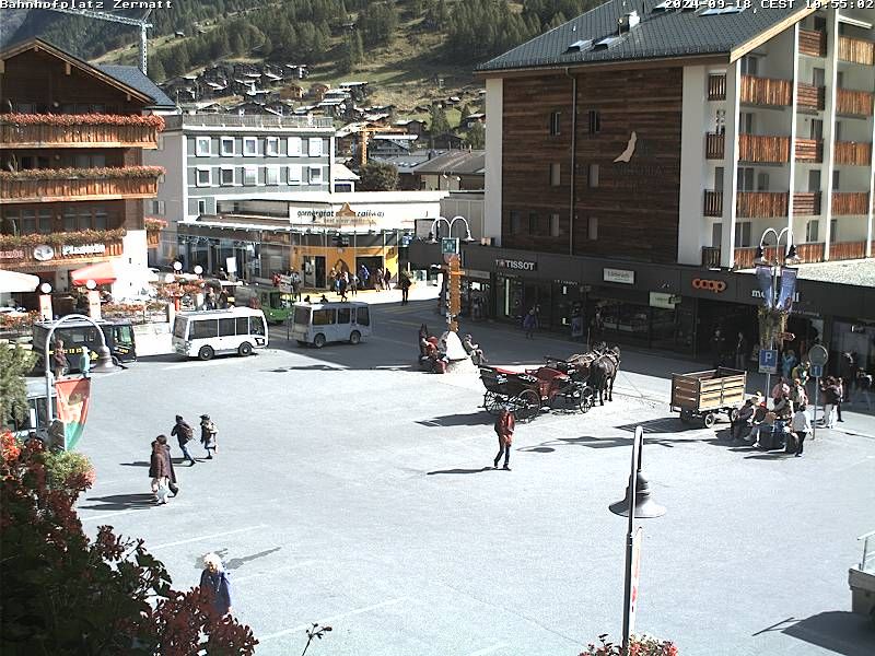 Zermatt: Bahnhofplatz