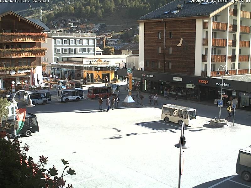 Zermatt: Bahnhofplatz