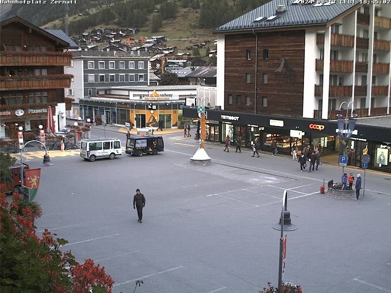 Zermatt: Bahnhofplatz