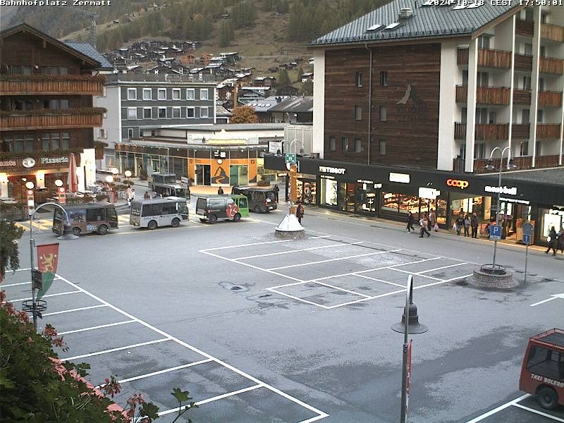 Zermatt: Bahnhofplatz