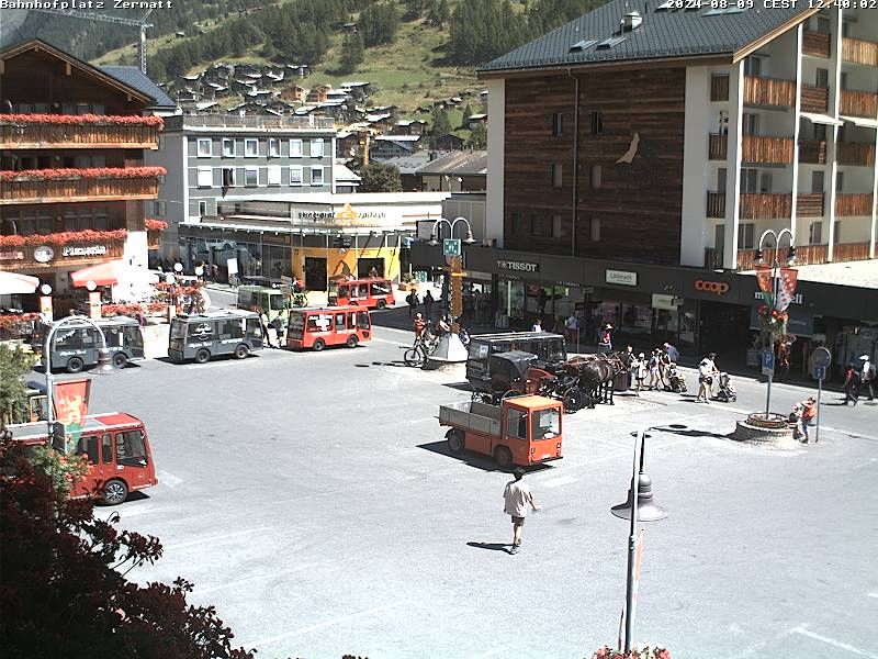 Zermatt: Bahnhofplatz