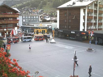 Zermatt: Bahnhofplatz