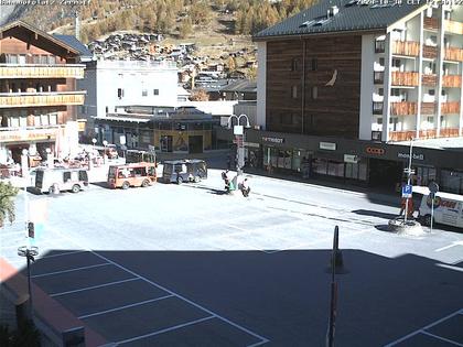 Zermatt: Bahnhofplatz