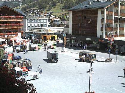 Zermatt: Bahnhofplatz