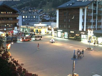 Zermatt: Bahnhofplatz