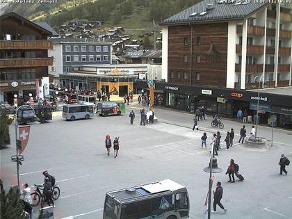 Zermatt: Bahnhofplatz