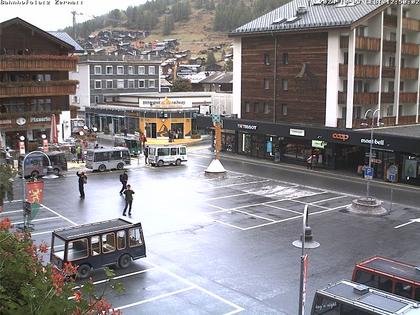 Zermatt: Bahnhofplatz