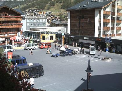 Zermatt: Bahnhofplatz