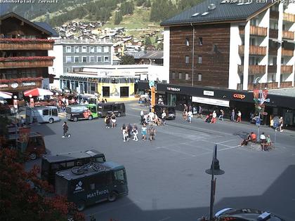 Zermatt: Bahnhofplatz