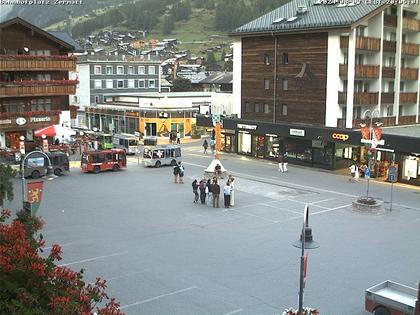 Zermatt: Bahnhofplatz