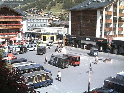 Zermatt: Bahnhofplatz