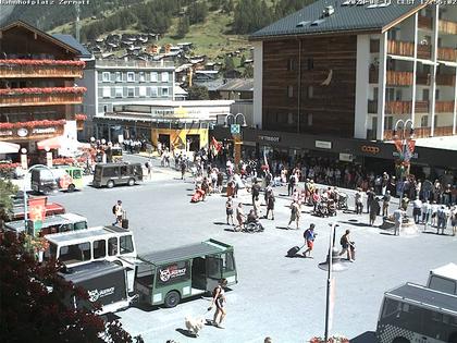 Zermatt: Bahnhofplatz