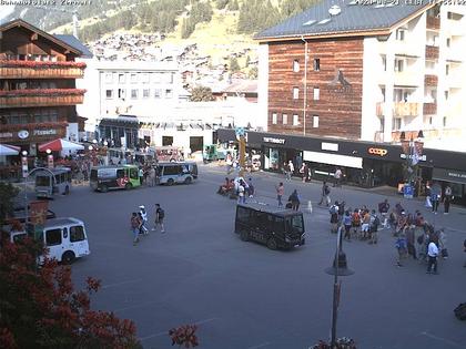 Zermatt: Bahnhofplatz