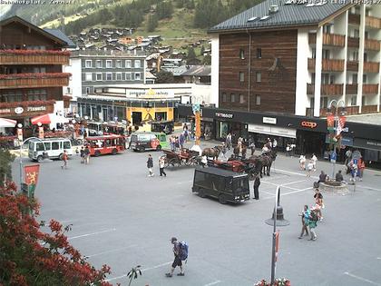 Zermatt: Bahnhofplatz