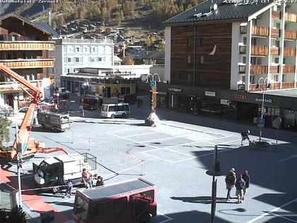 Zermatt: Bahnhofplatz