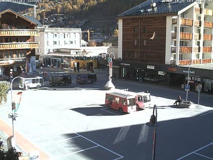 Zermatt: Bahnhofplatz