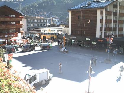 Zermatt: Bahnhofplatz